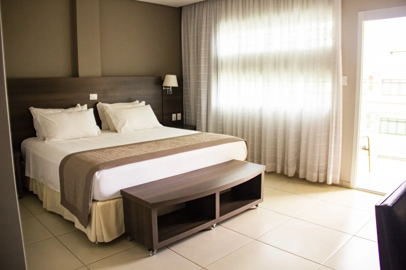 Apartamento Luxo do Paraná Palace Hotel com cama box king size